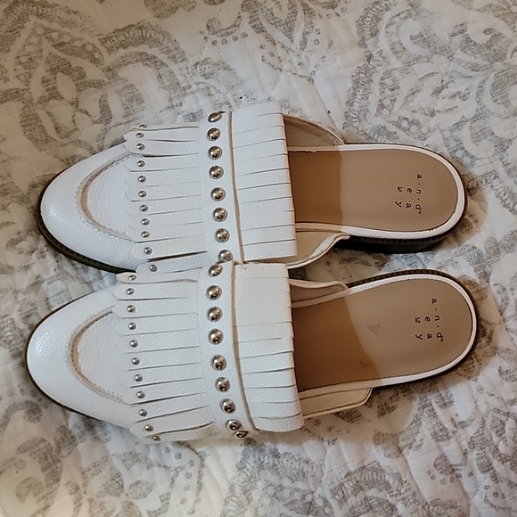 Shoes - Picture 7 of 7